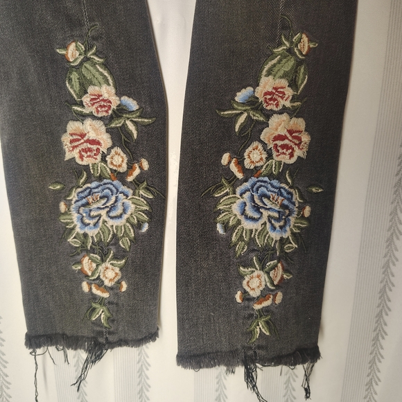 DRIFTWOOD Floral Embroidered, Raw Hem ,Ankle Jeans - Picture 5 of 5